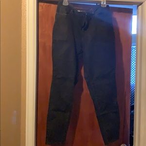 Style and CO sparkling black jegging. Size 18